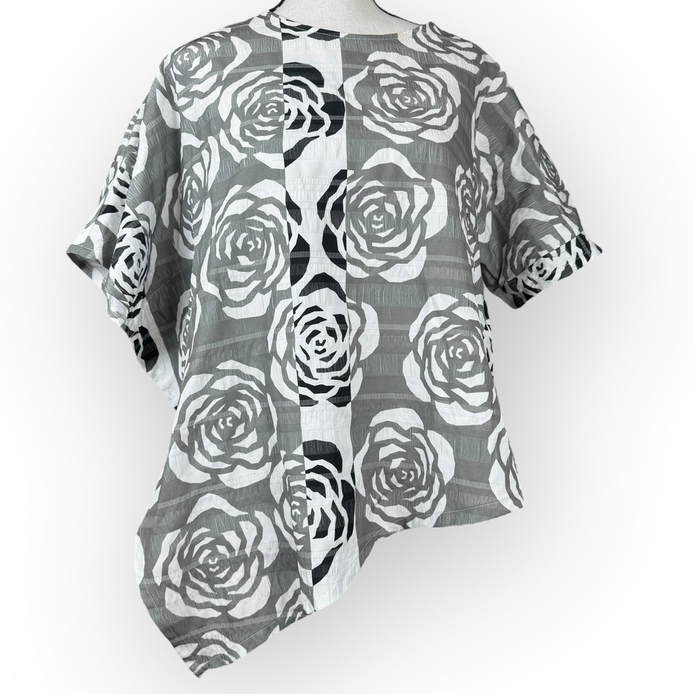 Niche Nilgun Derman Abstract Floral Asymmetrical Tunic Top  XS White & Black USA